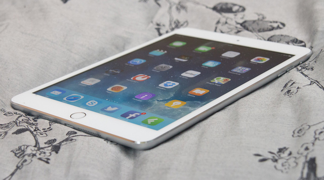 iPad Mini 3 có góc nhìn rất rộng trên máy, màu sắc gần như không bị đổi màu